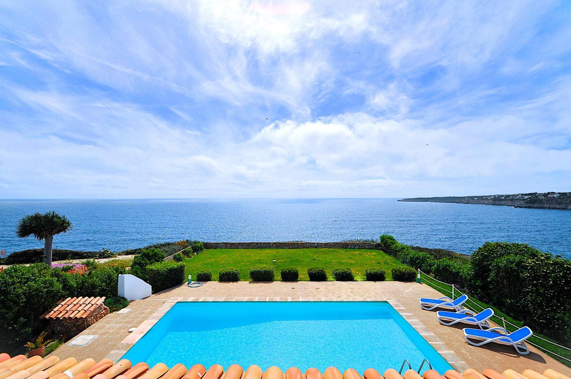 Villa Helios Villa En Cala Pi Con Vistas Despejadas Luaran gambar